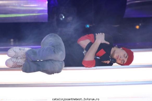 ce ziceti de poza asta???  :wink2: uite cateva poze  de la megastar.