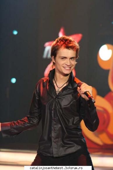 :wink2: ..o am pe perete pe asta uite cateva poze  de la megastar.